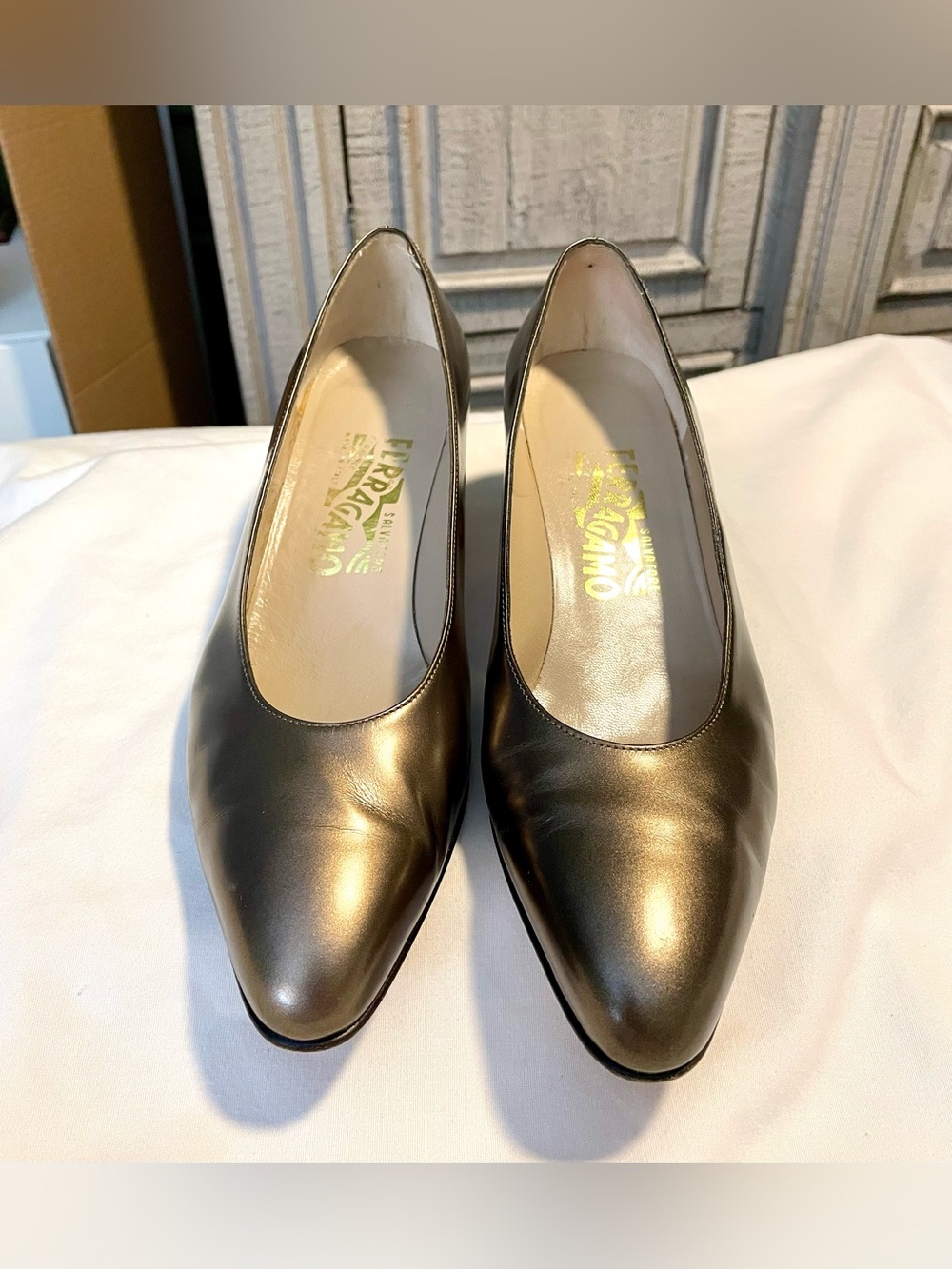 Salvatore FERRAGAMO Pumps - Wmns Sz 7B - Bronze Leather Shoes - Made In Italy